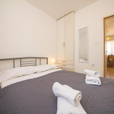 Apartmani Manita Paklenica 셀리네 외부 사진