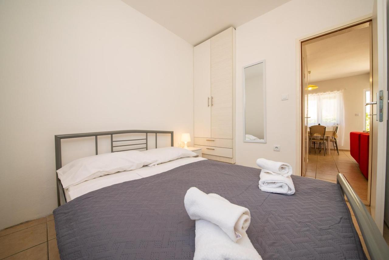 Apartmani Manita Paklenica 셀리네 외부 사진