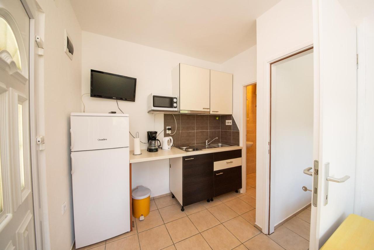 Apartmani Manita Paklenica 셀리네 외부 사진