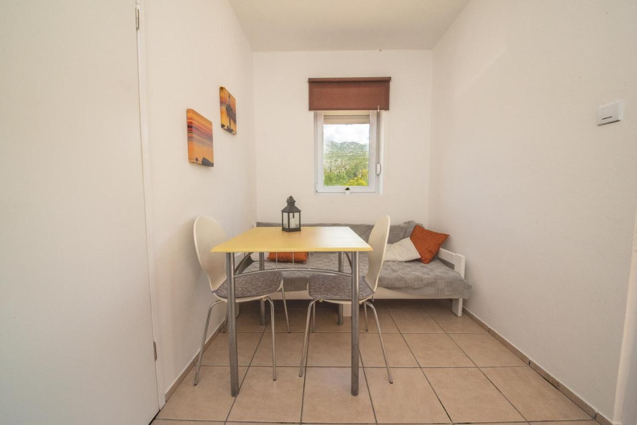 Apartmani Manita Paklenica 셀리네 외부 사진