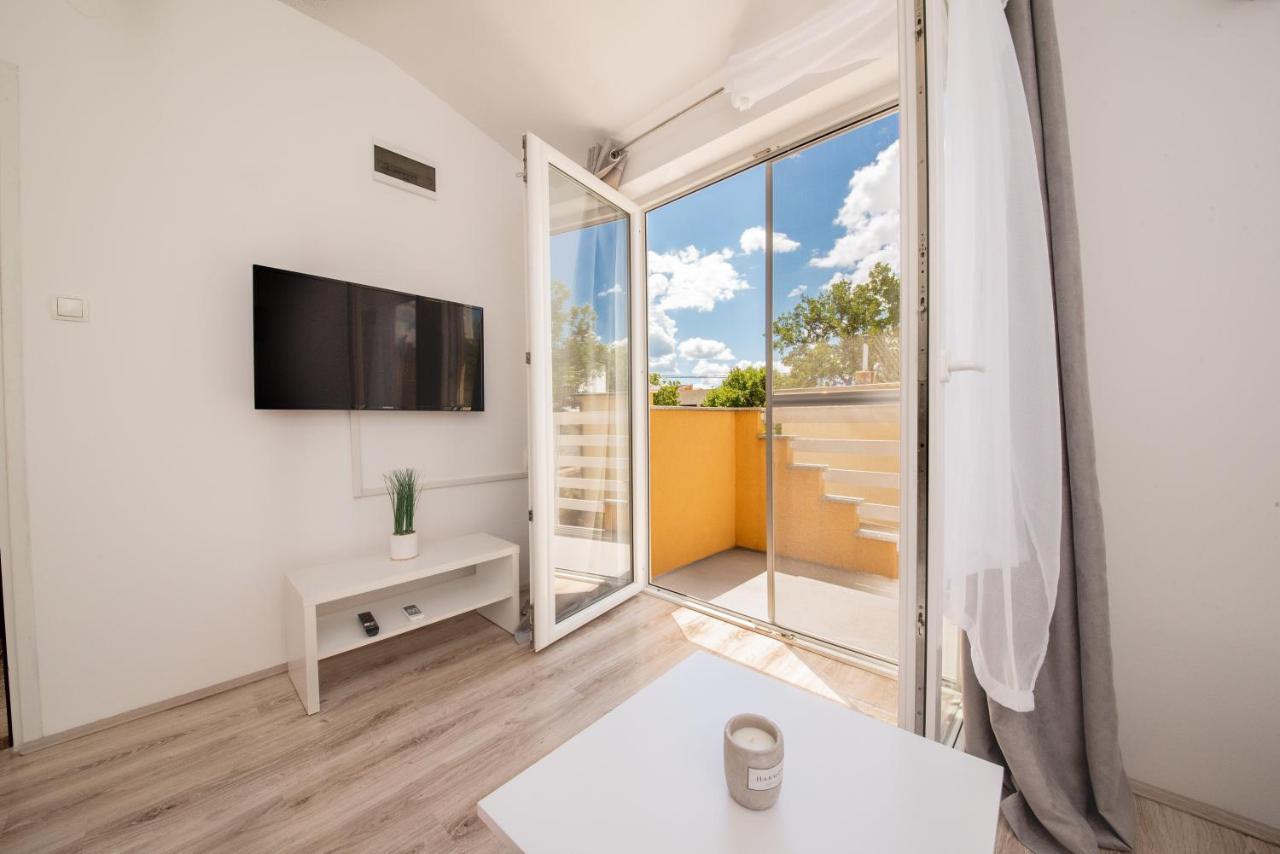 Apartmani Manita Paklenica 셀리네 외부 사진