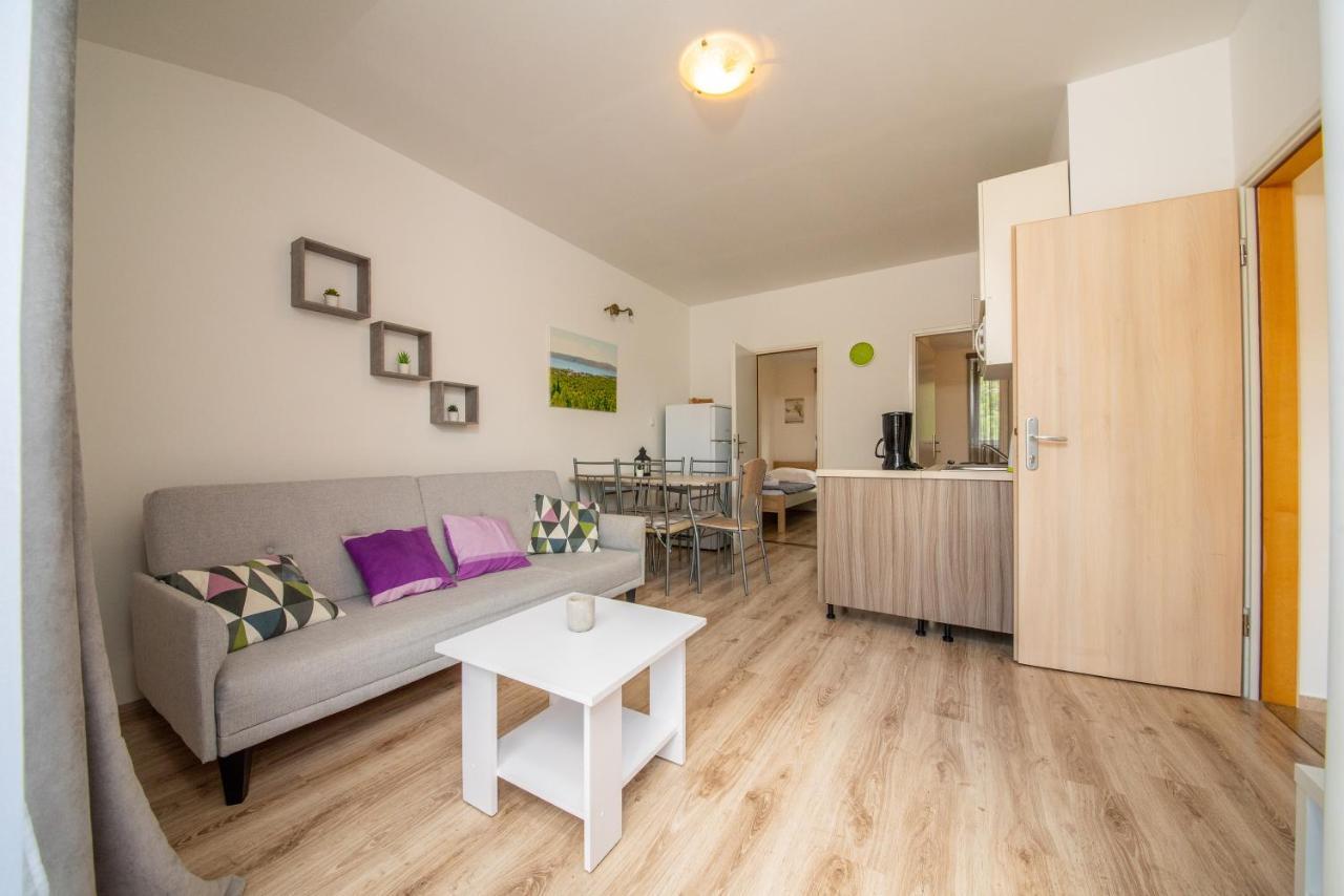 Apartmani Manita Paklenica 셀리네 외부 사진